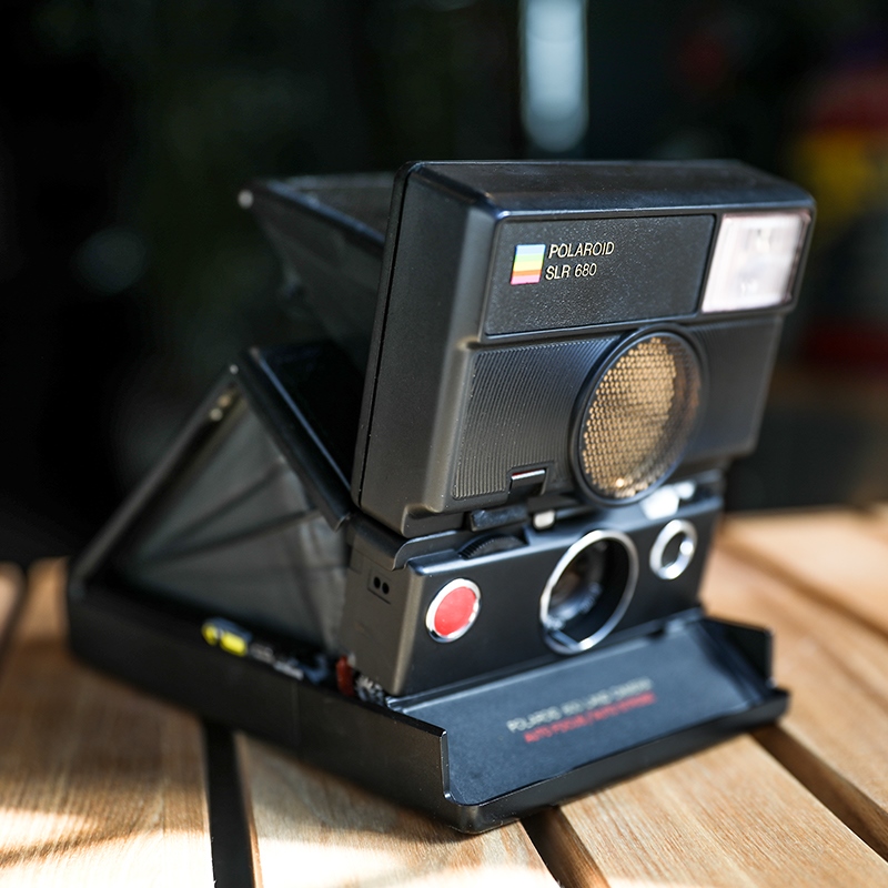 폴라로이드X프라그먼트 SLR680 한정판 카메라